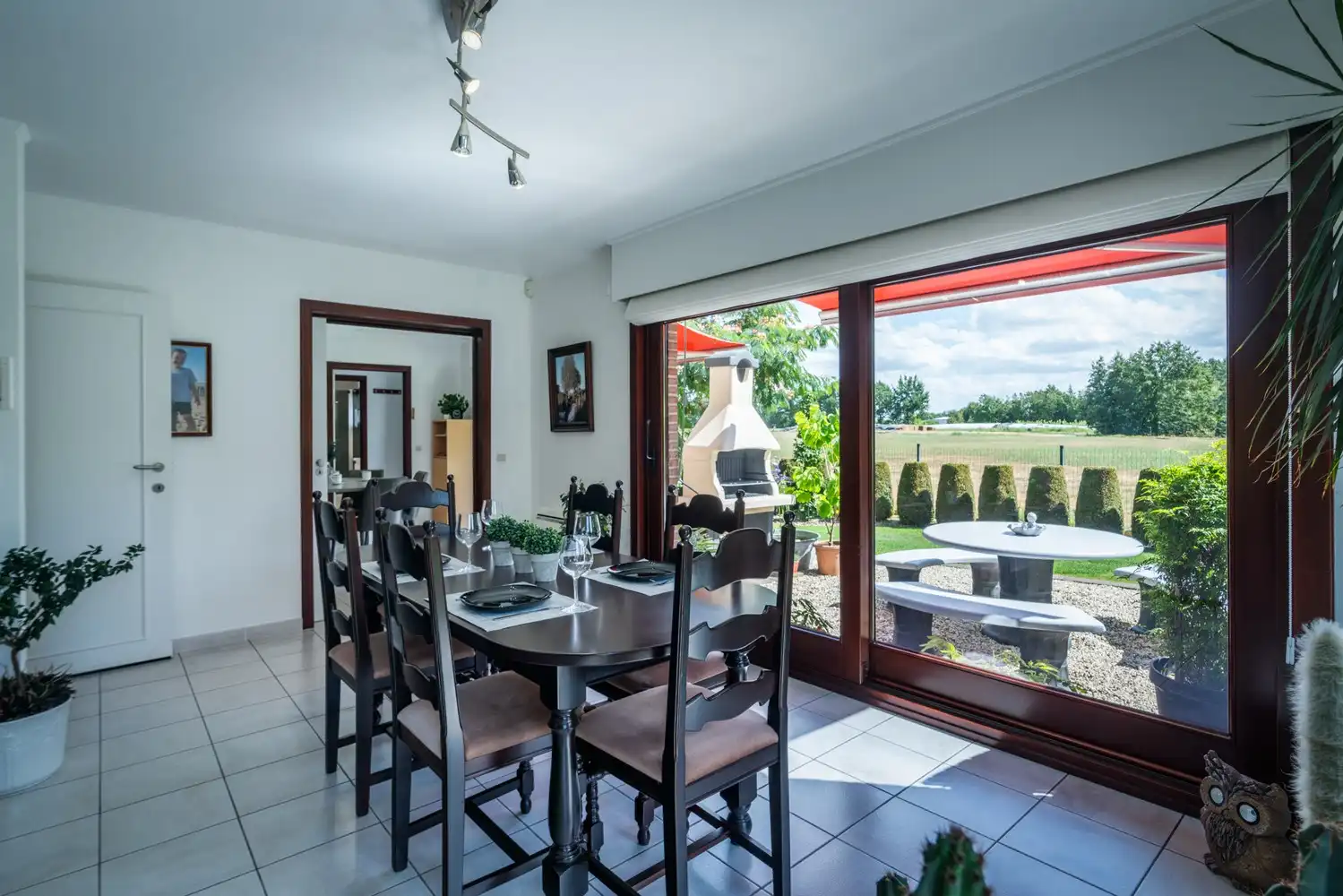 Royale villa met 4 slaapkamers, droomtuin en weids vergezicht te koop in Maldegem foto 4