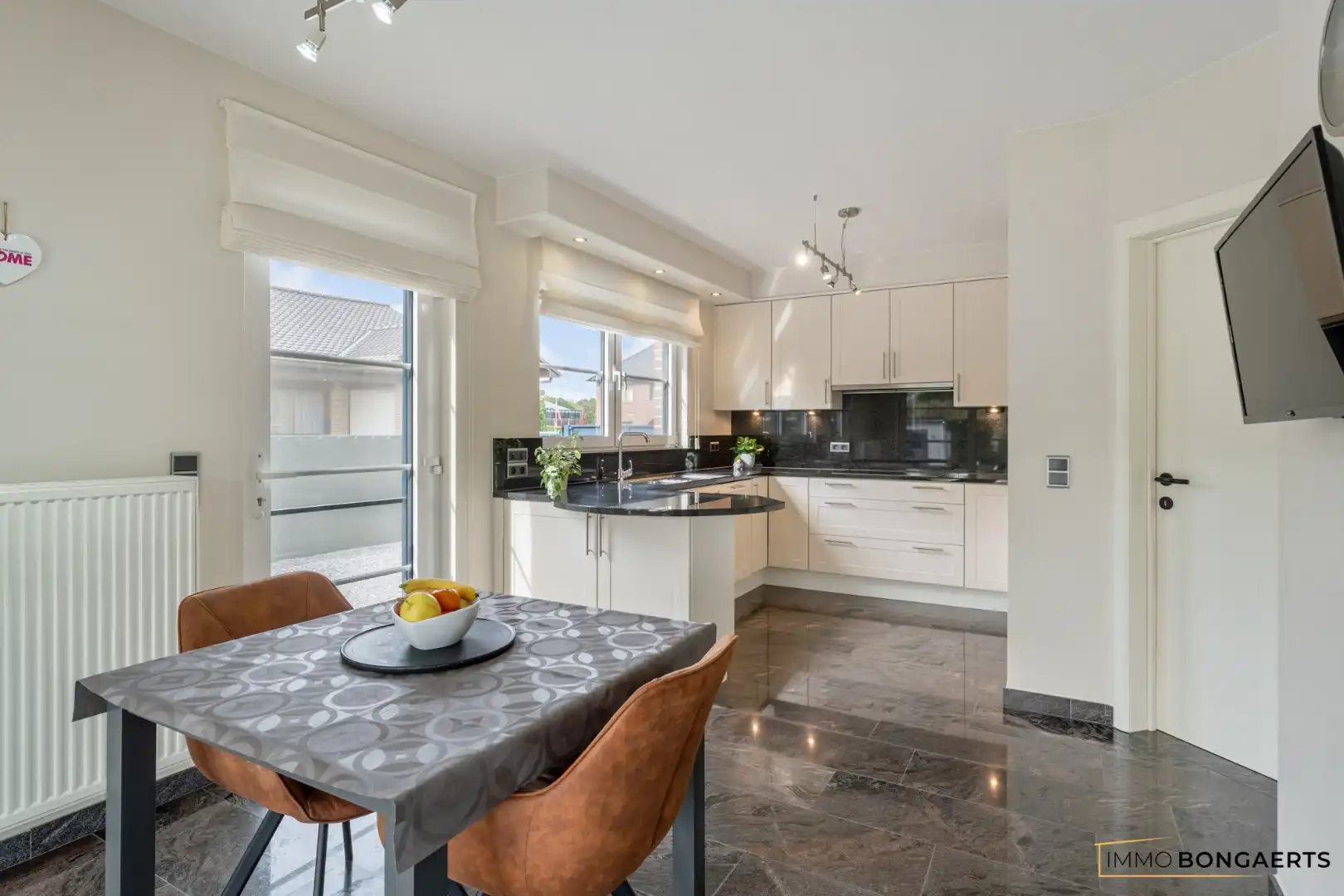Ruime woning met 3 slaapkamers foto 9