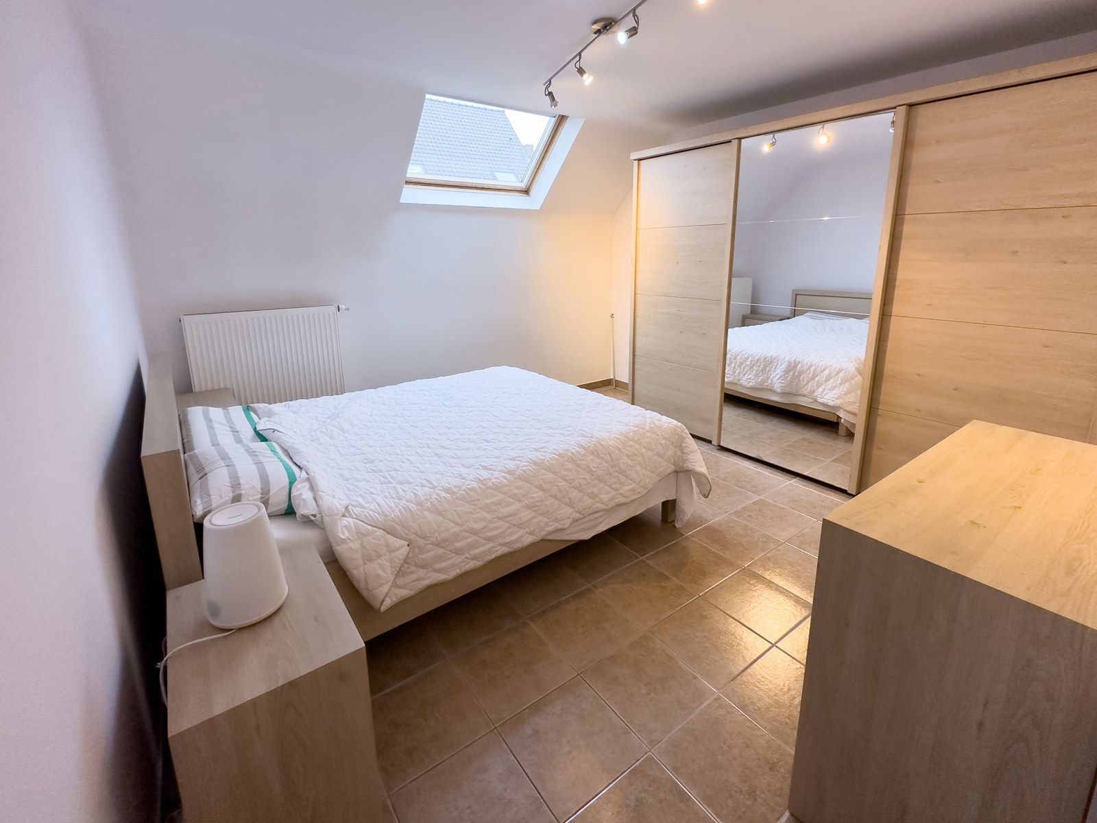 Energiezuinig, instapklaar 2-slpk appartement te huur in Wetteren foto 5