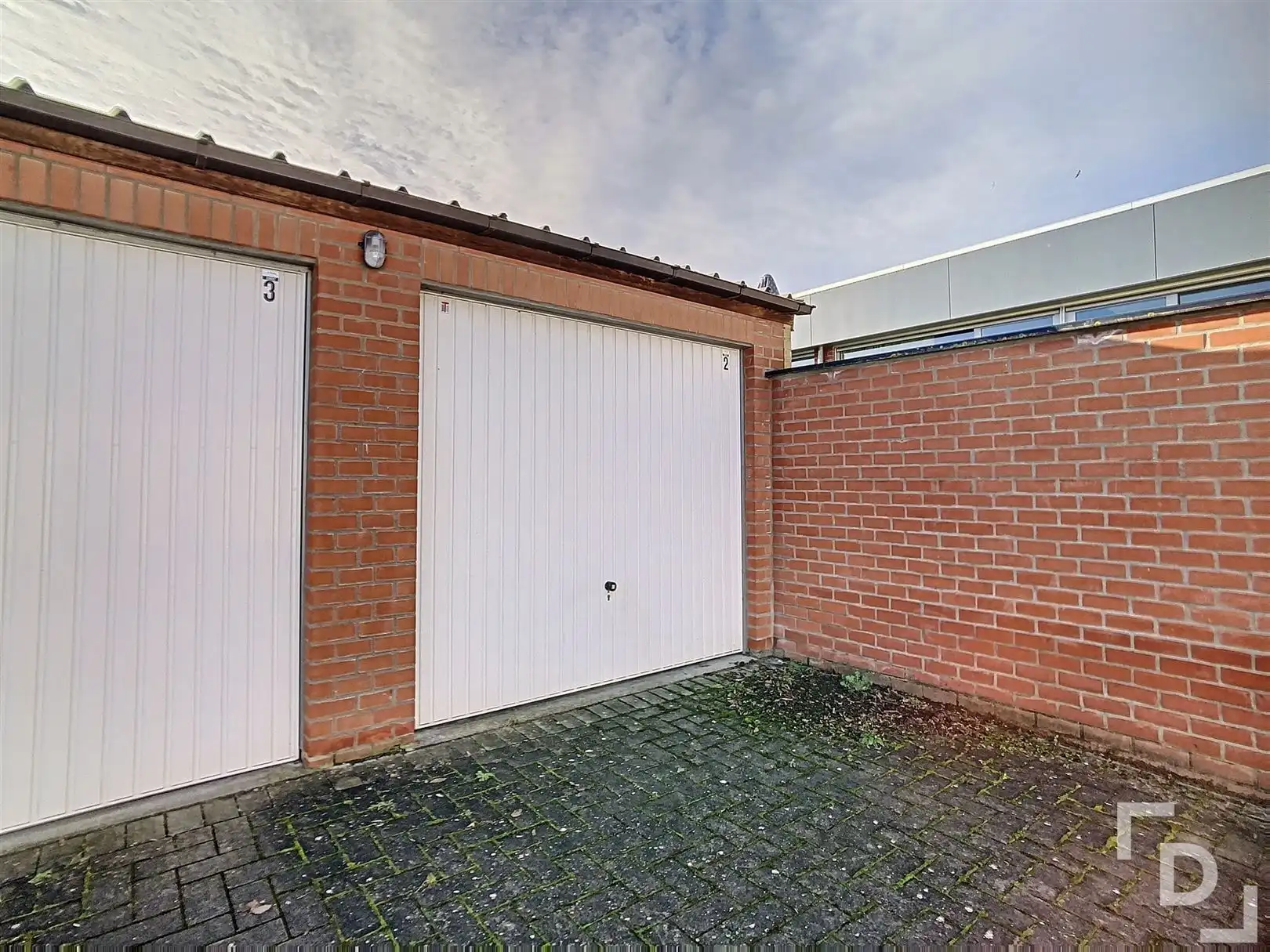 Garagebox  foto {{pictureIndex}}