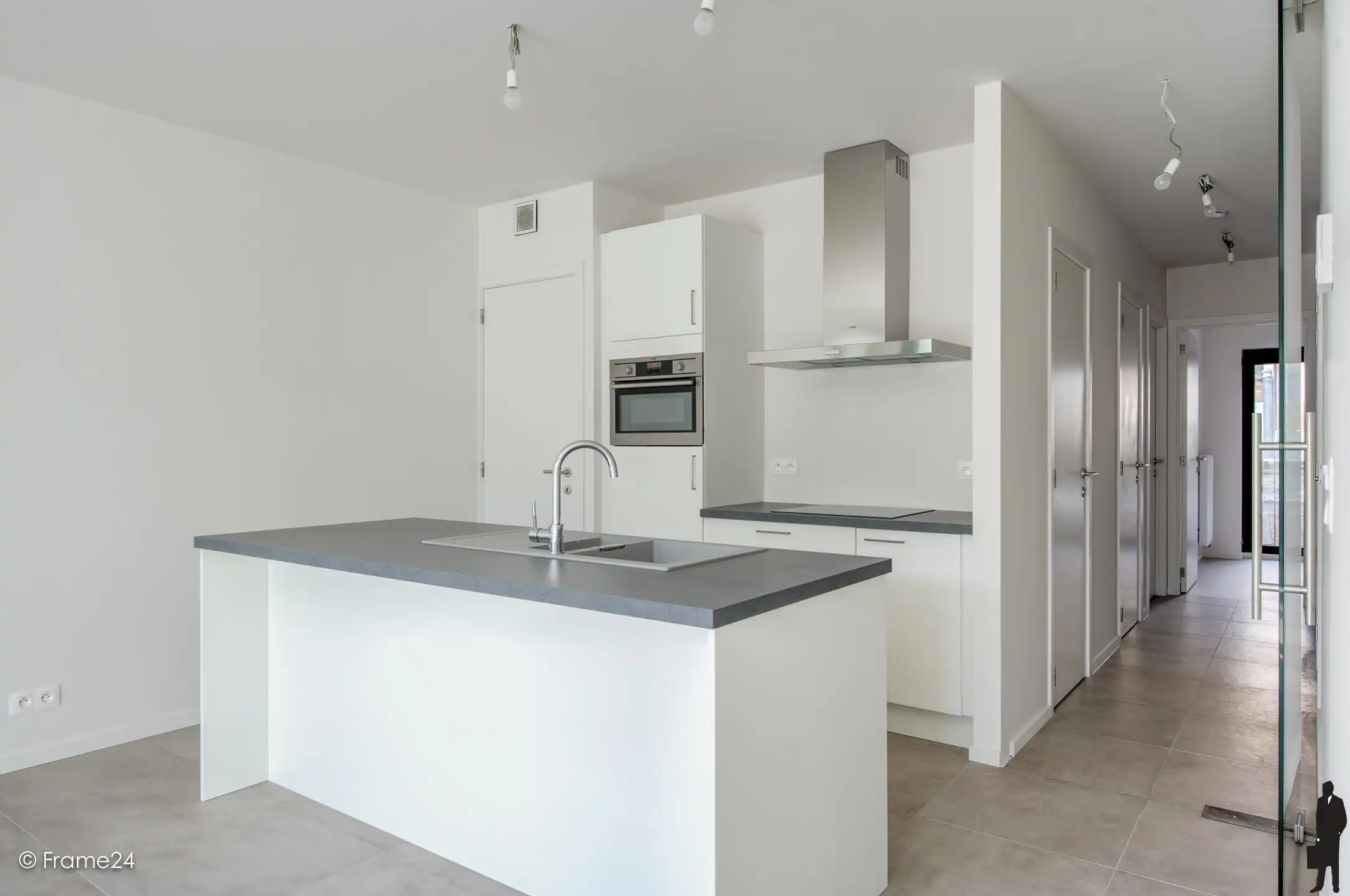 Lichtrijk 2-slaapkamerappartement met terras en staanplaats! foto 7
