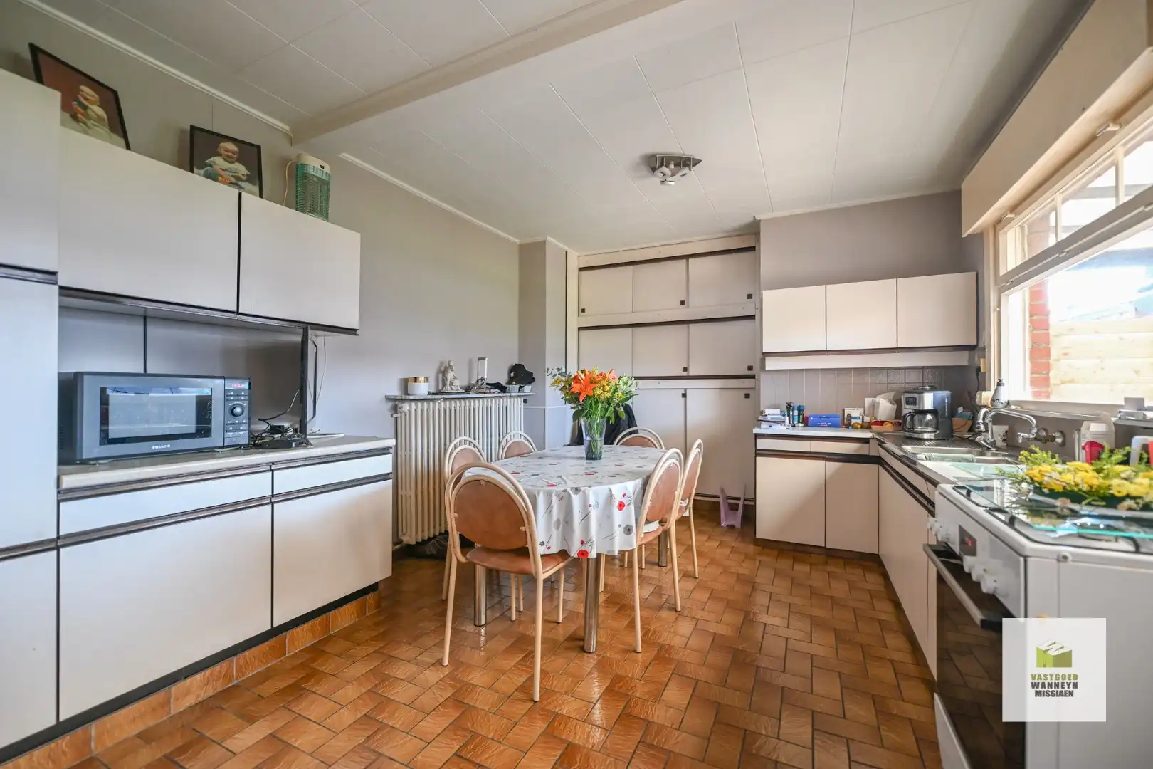 Ruime hoekwoning met mogelijkheid tot 3 slaapkamers, garage en tuin in centrum Wingene foto 10