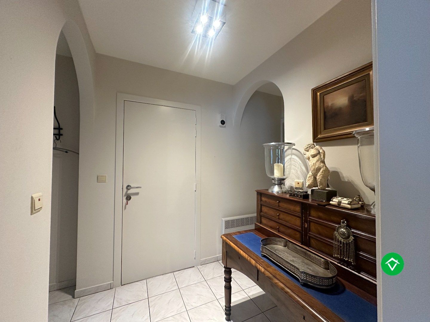 Gelijkvloers appartement met 2 slaapkamers in hartje Koekelare foto 2