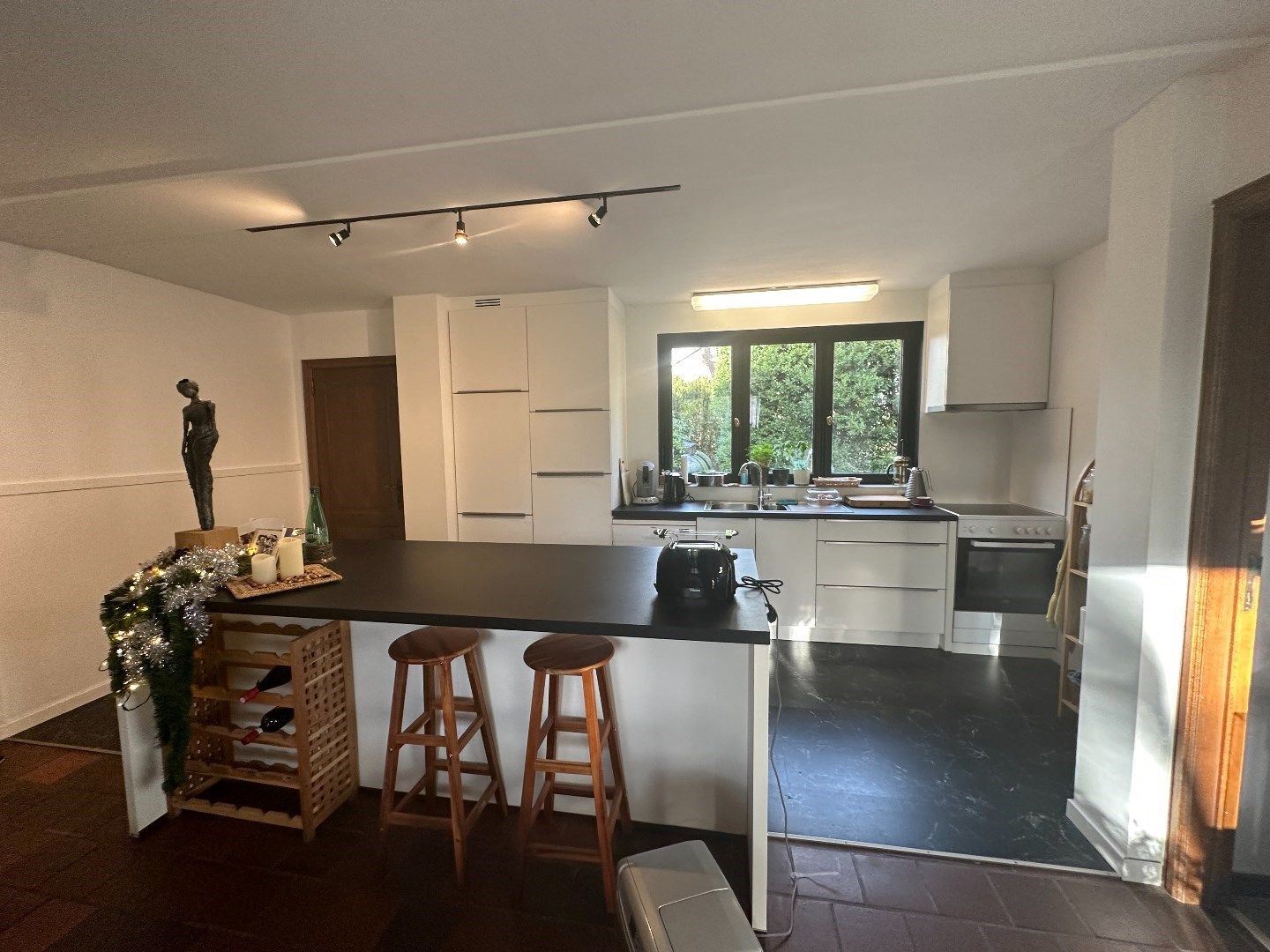Residentieel gelegen, vrijstaande woning met bijgebouw foto 6