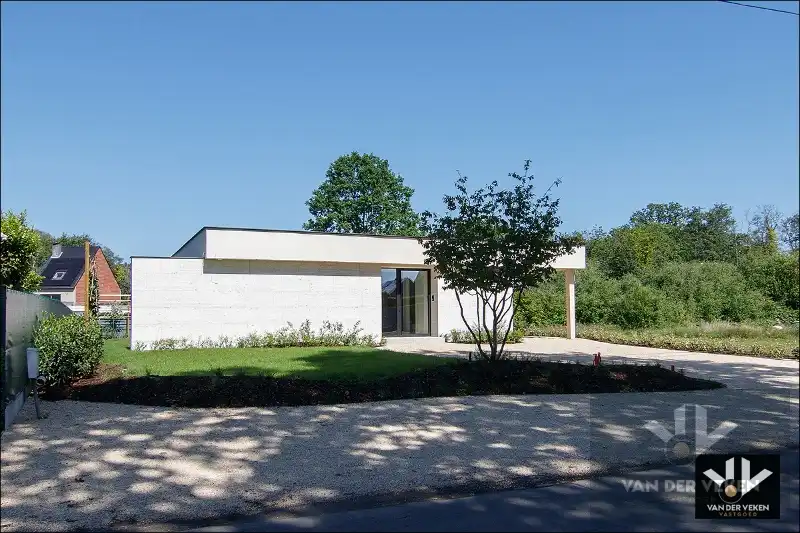 LUXUEUZE VILLA OB OP FIETSAFSTAND VAN HASSELT-CENTRUM foto {{pictureIndex}}