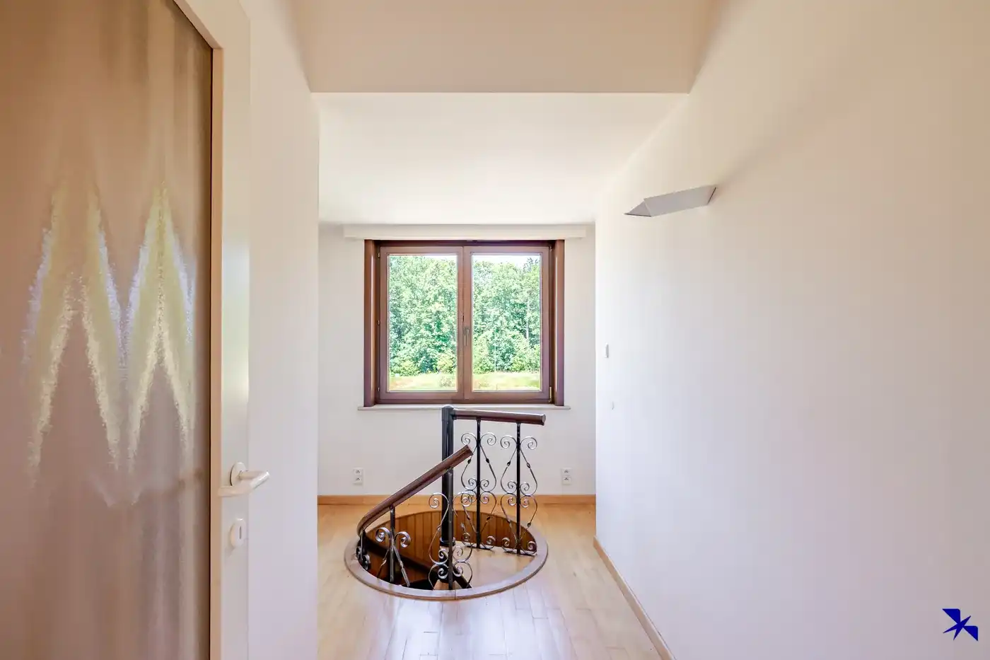 Karaktervolle villa met 5 slpks, dubbele garage en tuin foto 14