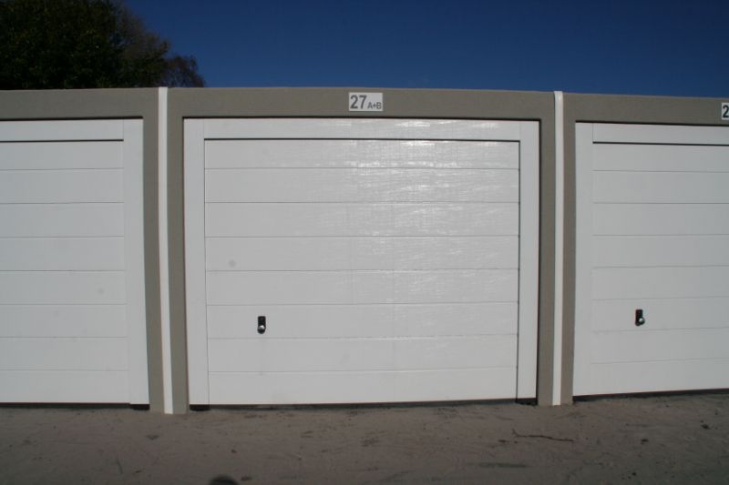 Recente dubbele garage te huur foto 3