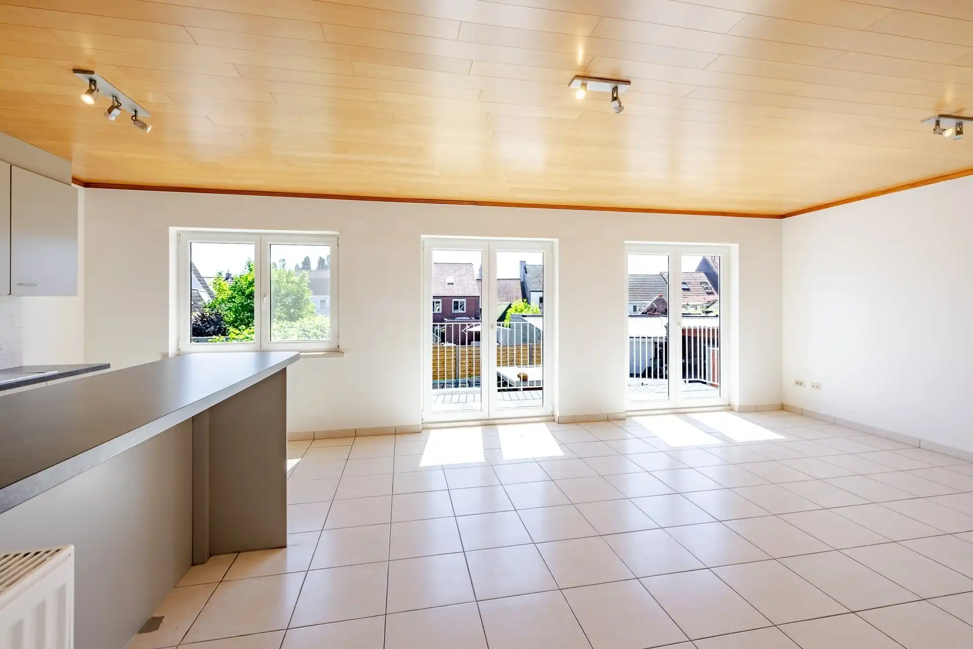 Energiezuinig 2 slaapkamer appartement met 2 staanplaatsen in Wetteren centrum foto 4