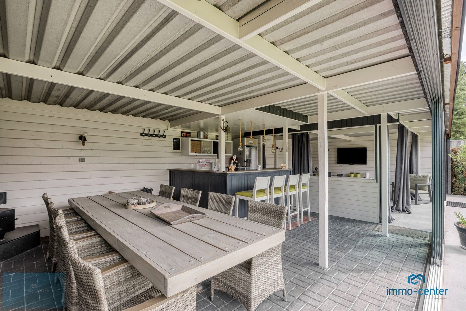 Exclusief wonen: luxueus gerenoveerde woning met buitenverblijf, EPC B en zonnepanelen foto 23