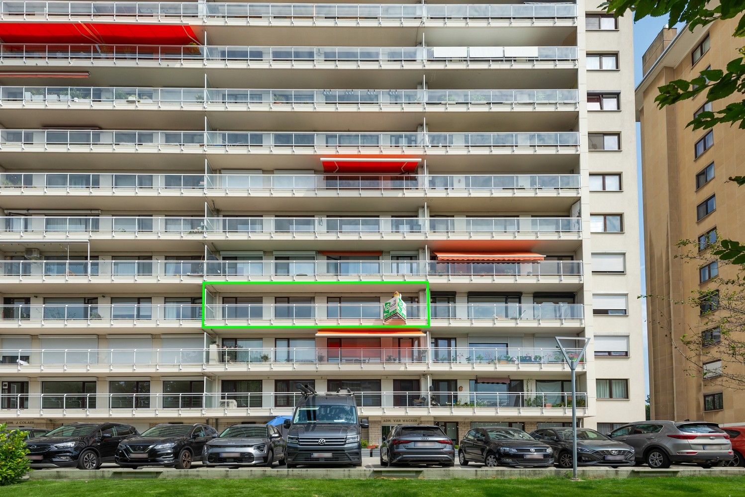 Mooi appartement met 2 slaapkamers en terras te Berchem! foto 1