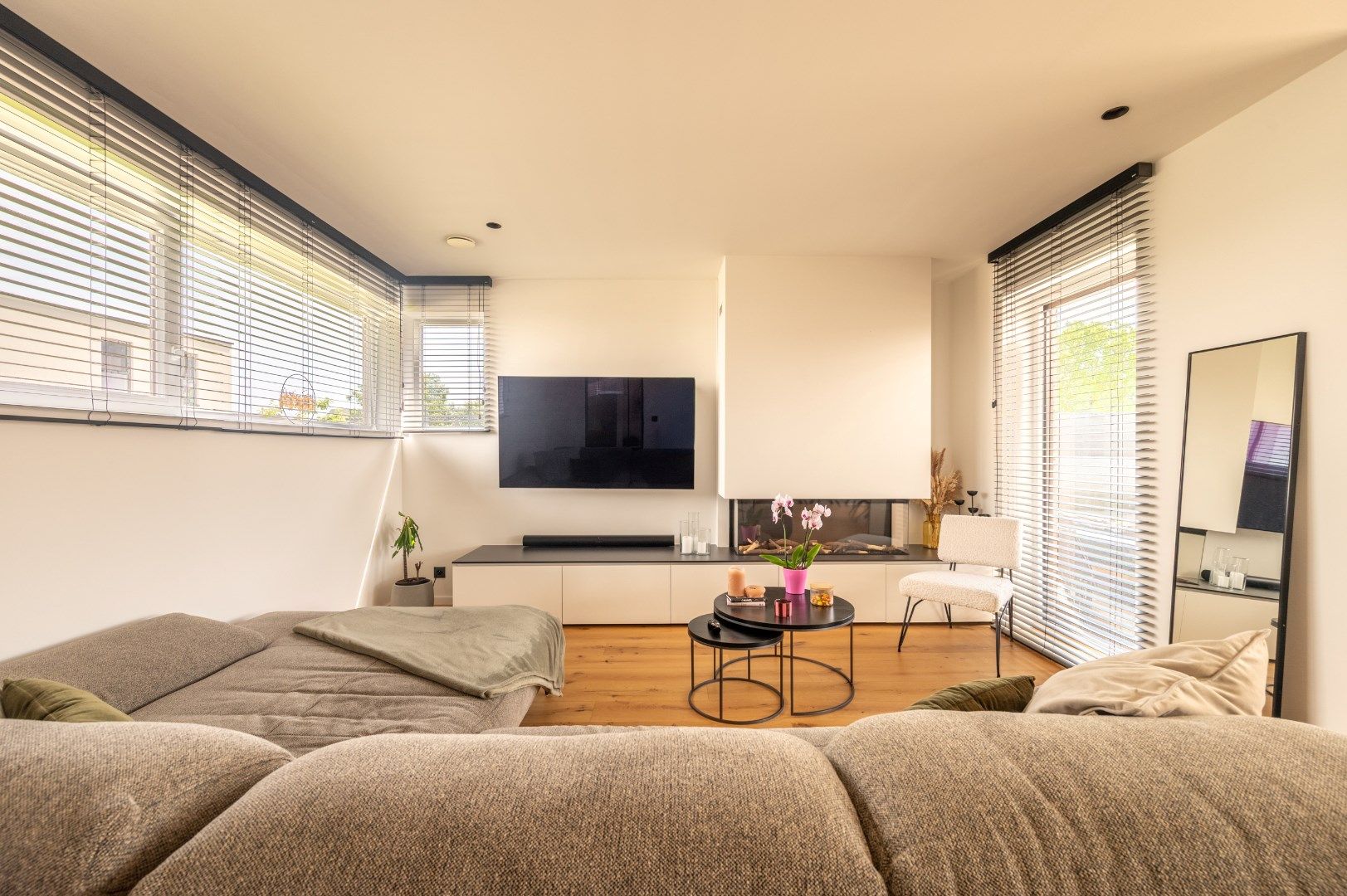 Luxueus afgewerkte alleenstaande woning op 481 m² foto 9