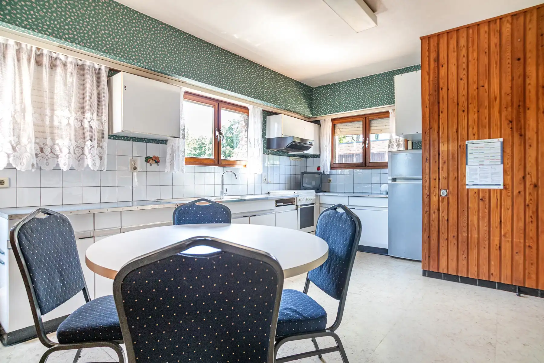 Statige woning met vrij uitzicht & vergund bijgebouw foto 12