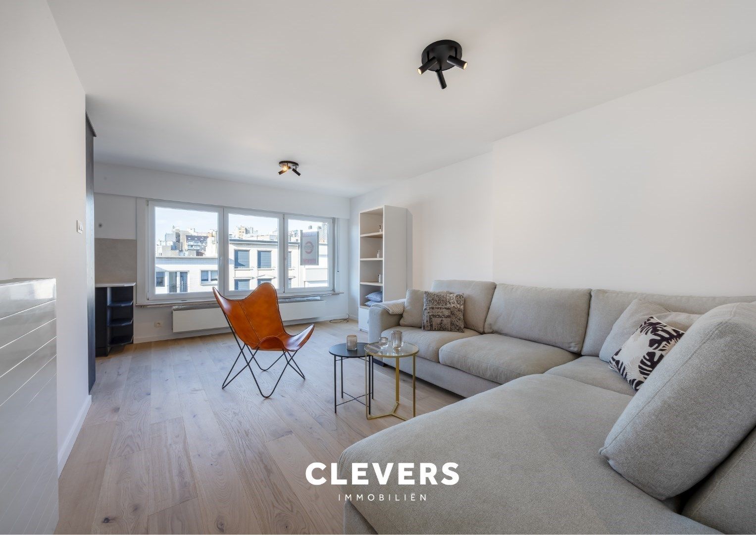 Prachtig ingericht en 100% vernieuwd appartement met 2 slpks foto 4