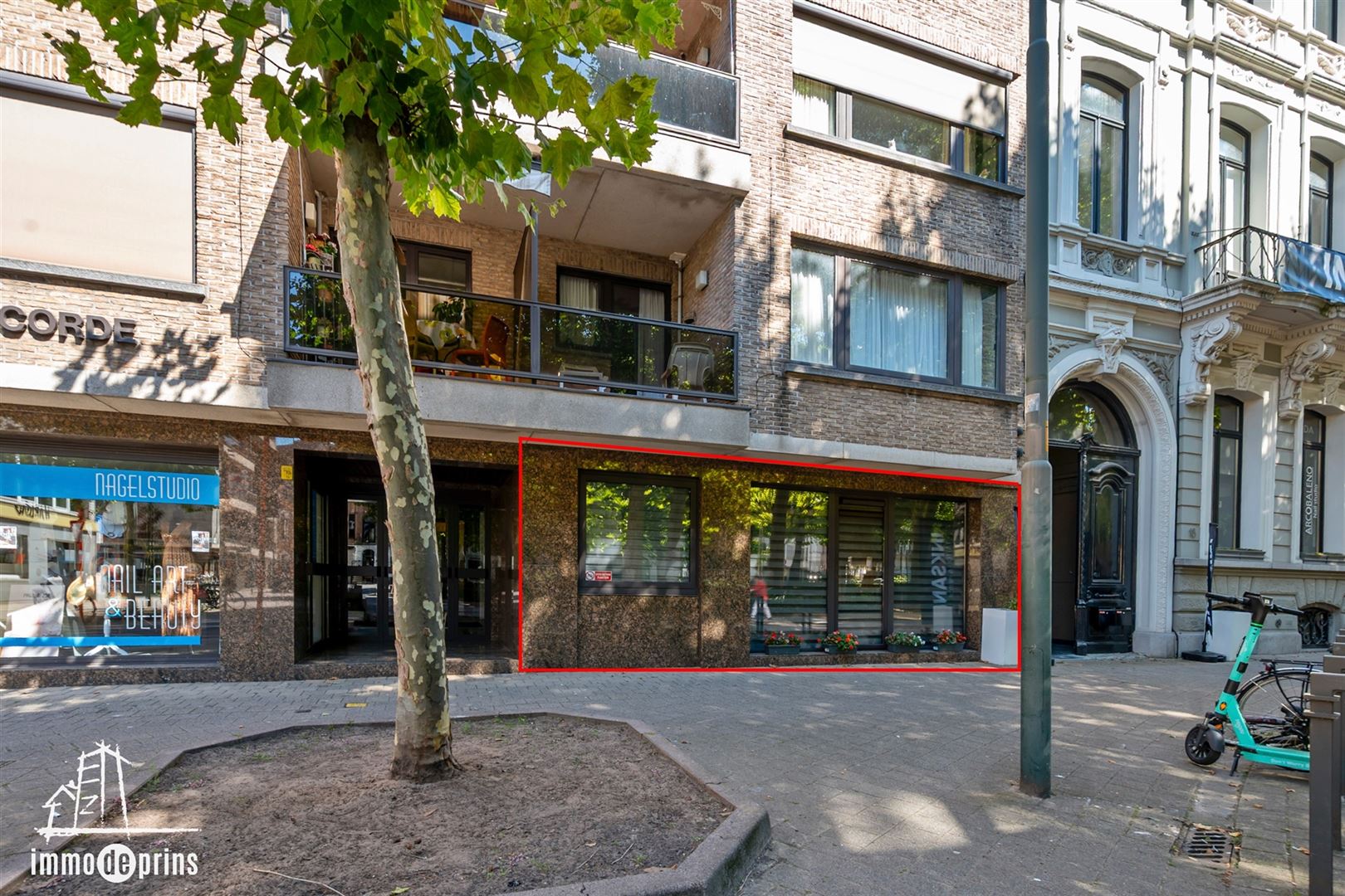 Gelijkvloers Appartement foto {{pictureIndex}}