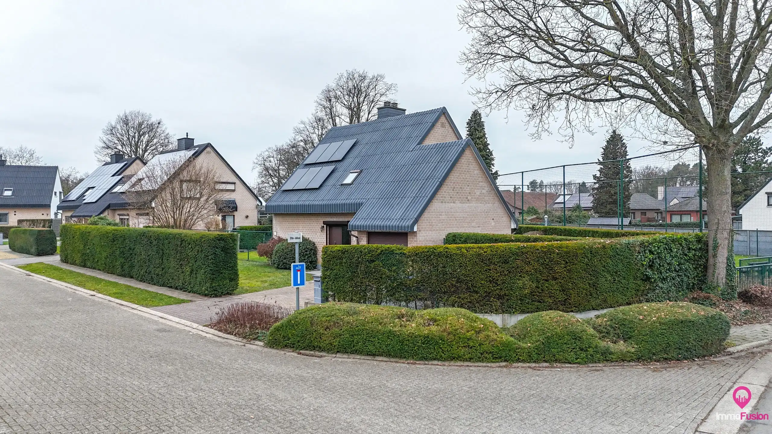 Ruime gezinswoning met 3 slaapkamers in rustige straat! foto 23