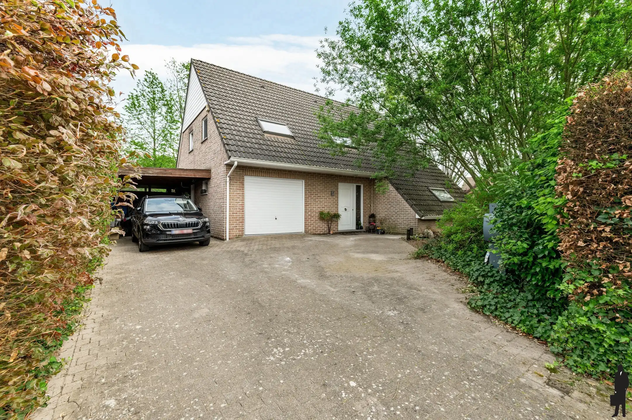 Ruime woning met 5 slpks, 2 badks en tuin met groenzicht foto 4