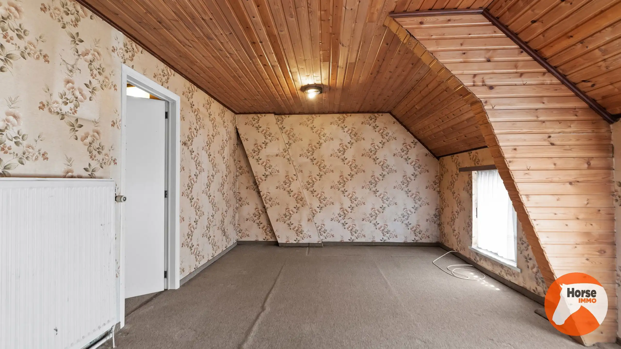 ZOTTEGEM - Te renoveren woning op ruim perceel van ca 45a foto 12