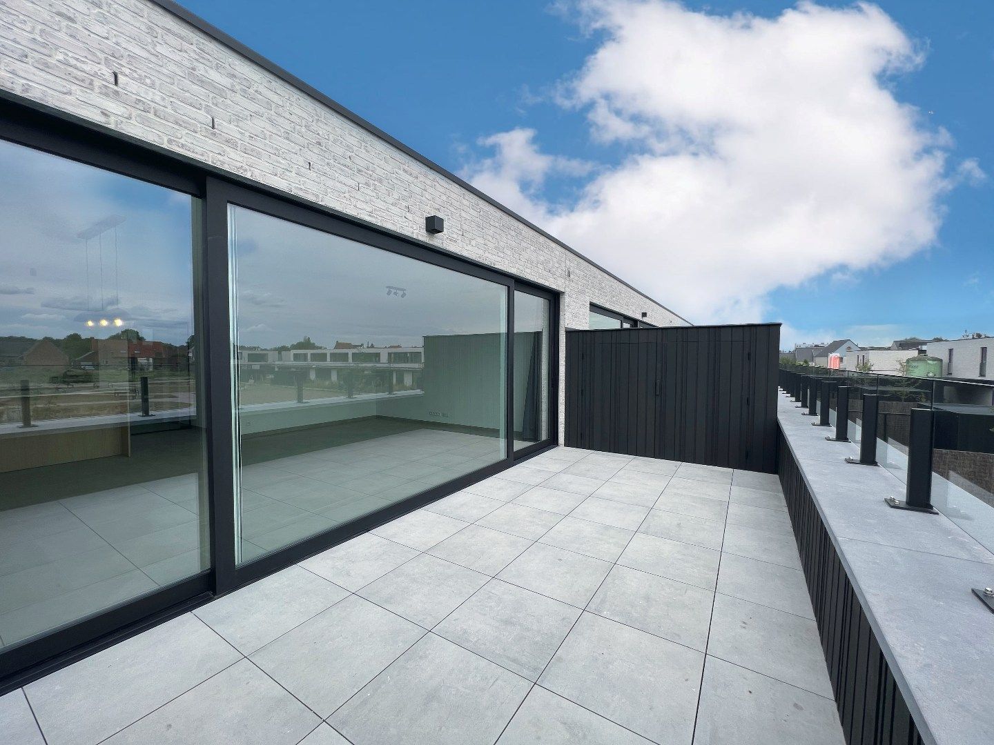 NIEUWBOUW APPARTEMENT MET 2 SLAAPKAMERS, TERRAS EN CARPORT IN IEPER foto 4