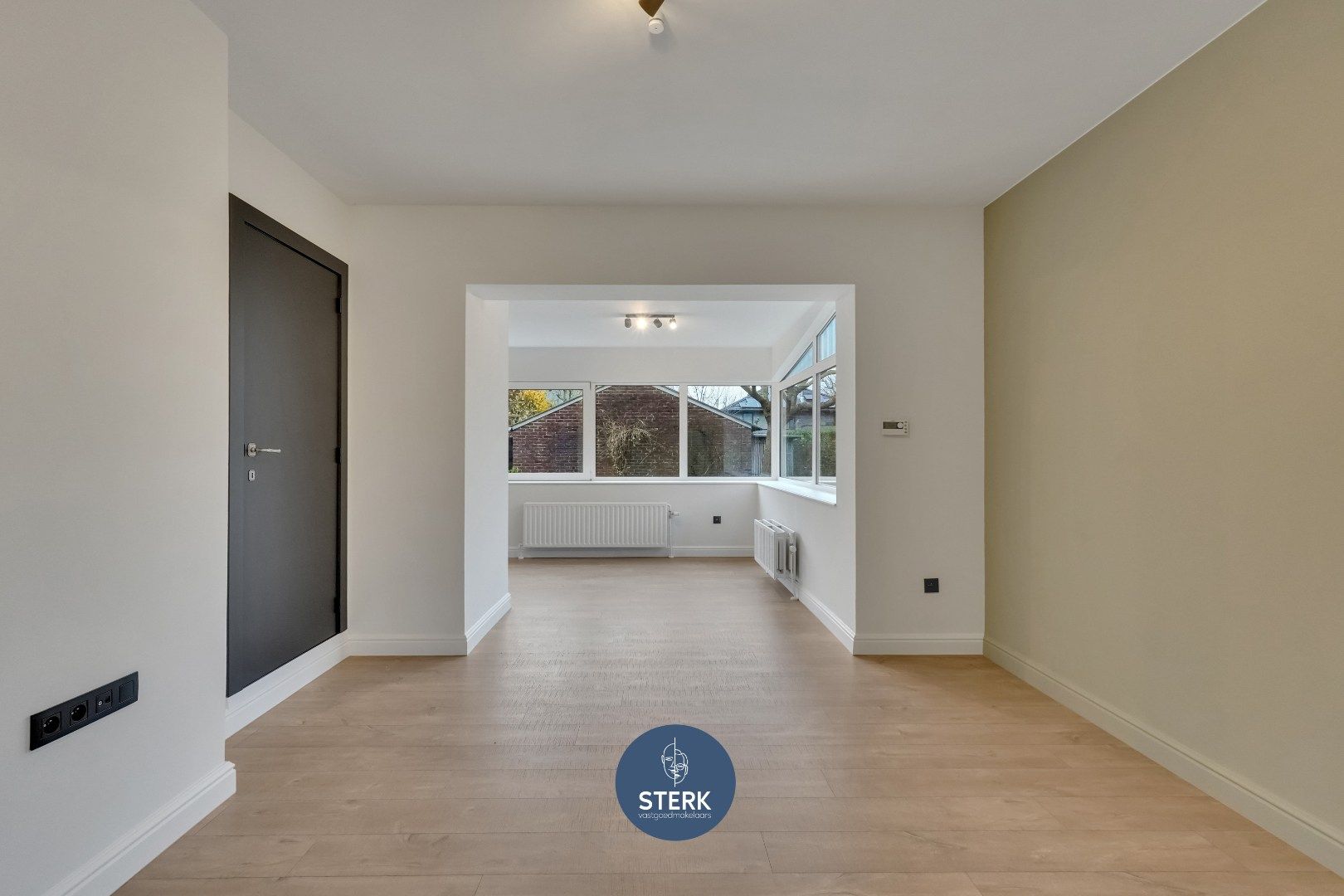 GELIJKVLOERS 1 SLPK-APPARTEMENT MET TUIN IN ZUTENDAAL !  foto 6