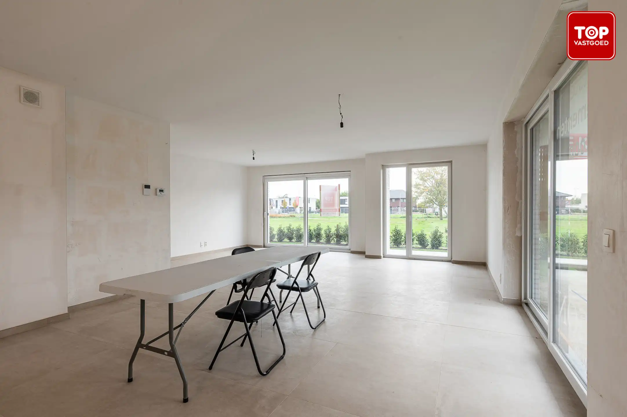 Ruim en lichtrijk nieuwbouwappartement met tuin foto 2