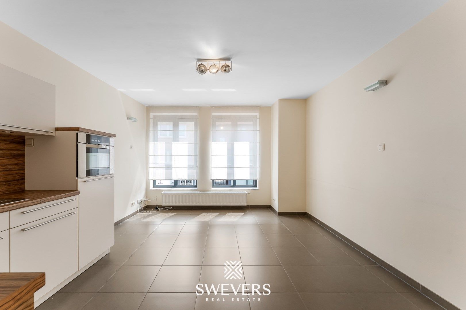 Praktisch appartement met terras in hartje Sint-Truiden foto 3