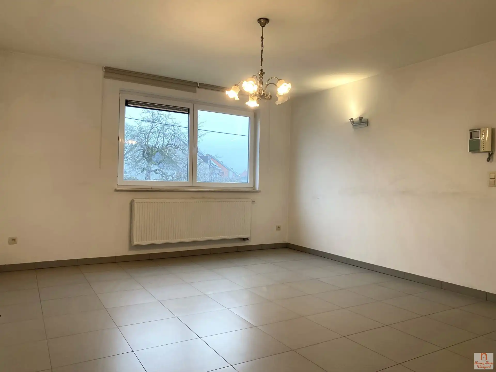 Modern appartement met 2 slaapkamers, terras en parking foto 11