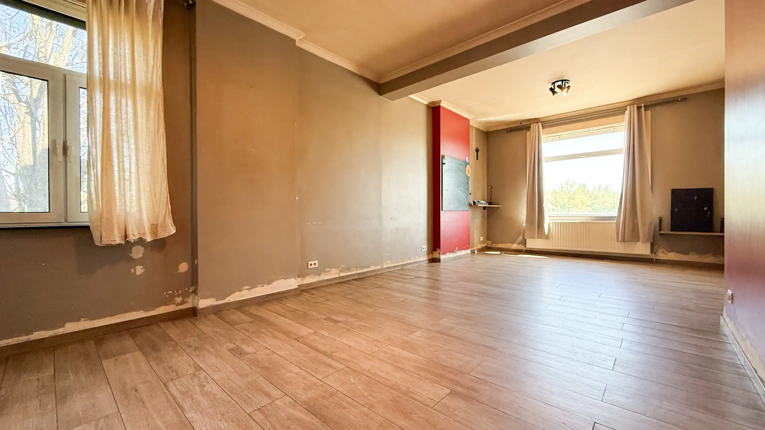 Te renoveren woning met 3 slpkms op ruim perceel van 8a58ca! foto 6