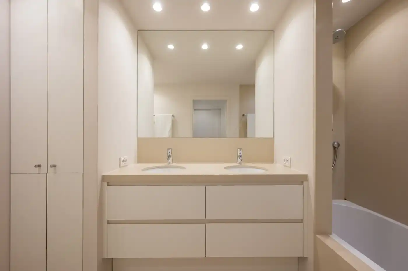 Royaal villa-appartement met frontaal zeezicht, aan de Wandeldijk in het Zoute foto 19