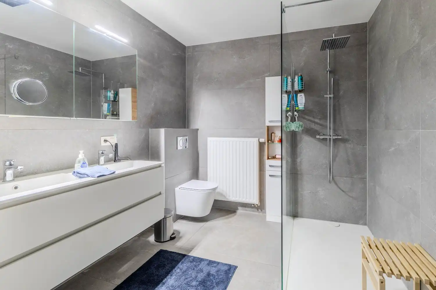 Stijlvol gelijkvloers 2-slaapkamerappartement met 2 badkamers, ruim terras en stadstuin in Lanaken foto 18