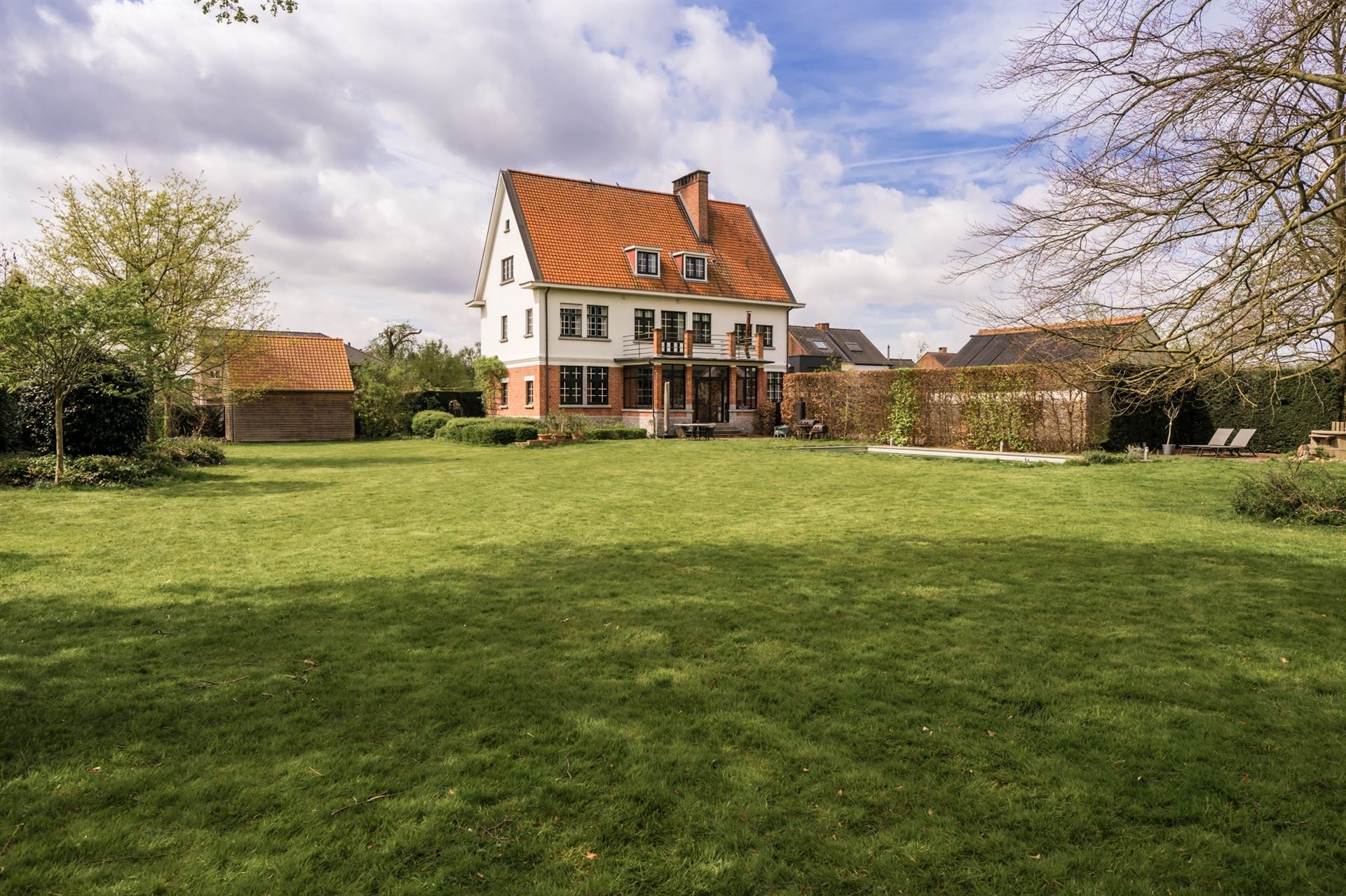 UNIEKE VILLA MET BIJGEBOUWEN OP DUBBEL PERCEEL foto 10