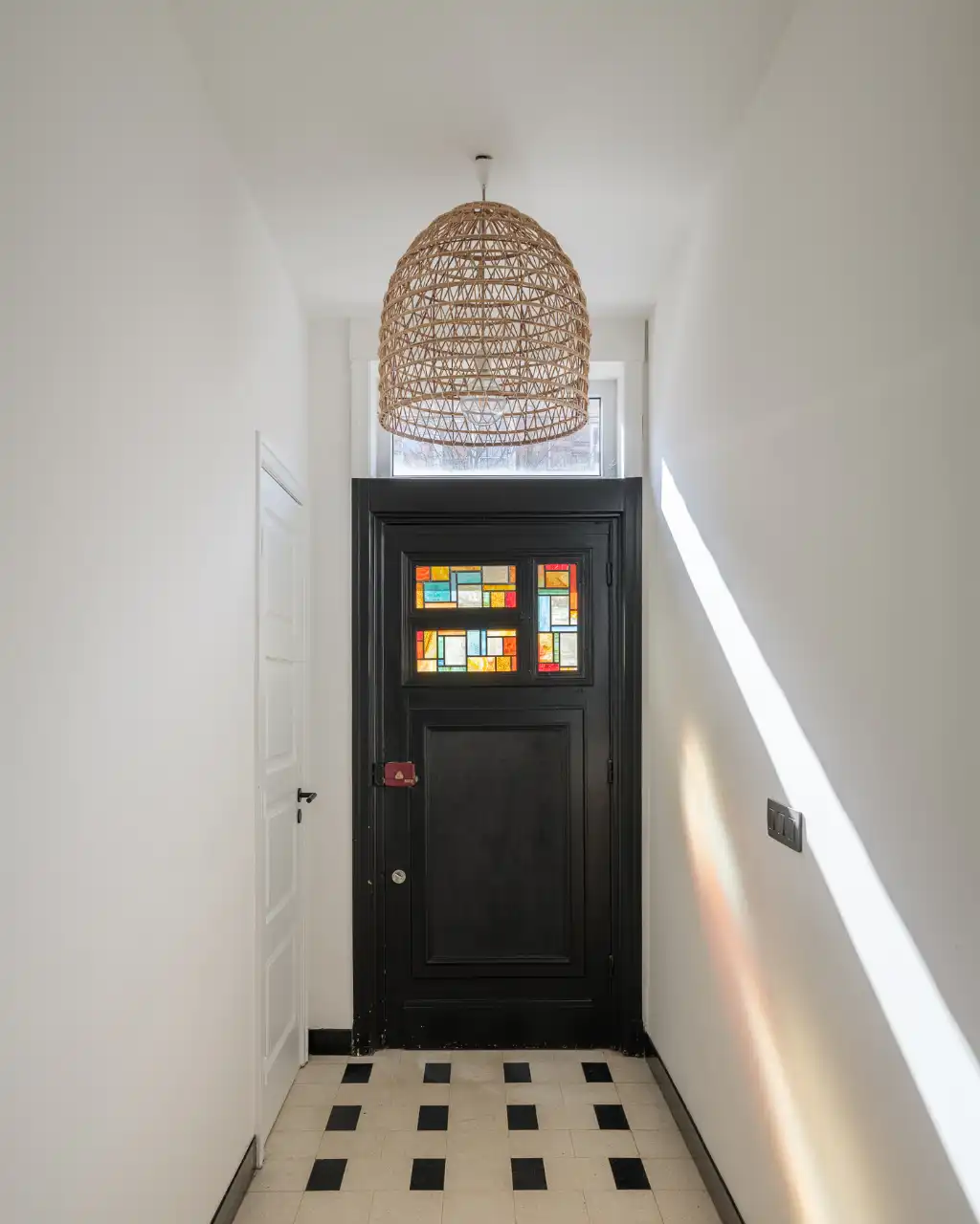 Instapklare en smaakvol gerenoveerde woning (3 slaapkamers – 2 badkamers) met tuin nabij het Paul de Smet de Naeyerpark. foto 10