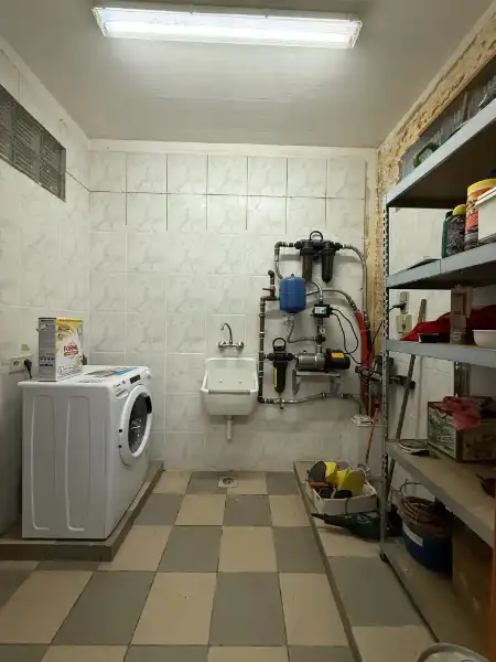 Zeer ruime woning + groot bijgebouw nabij de Visserij foto 18