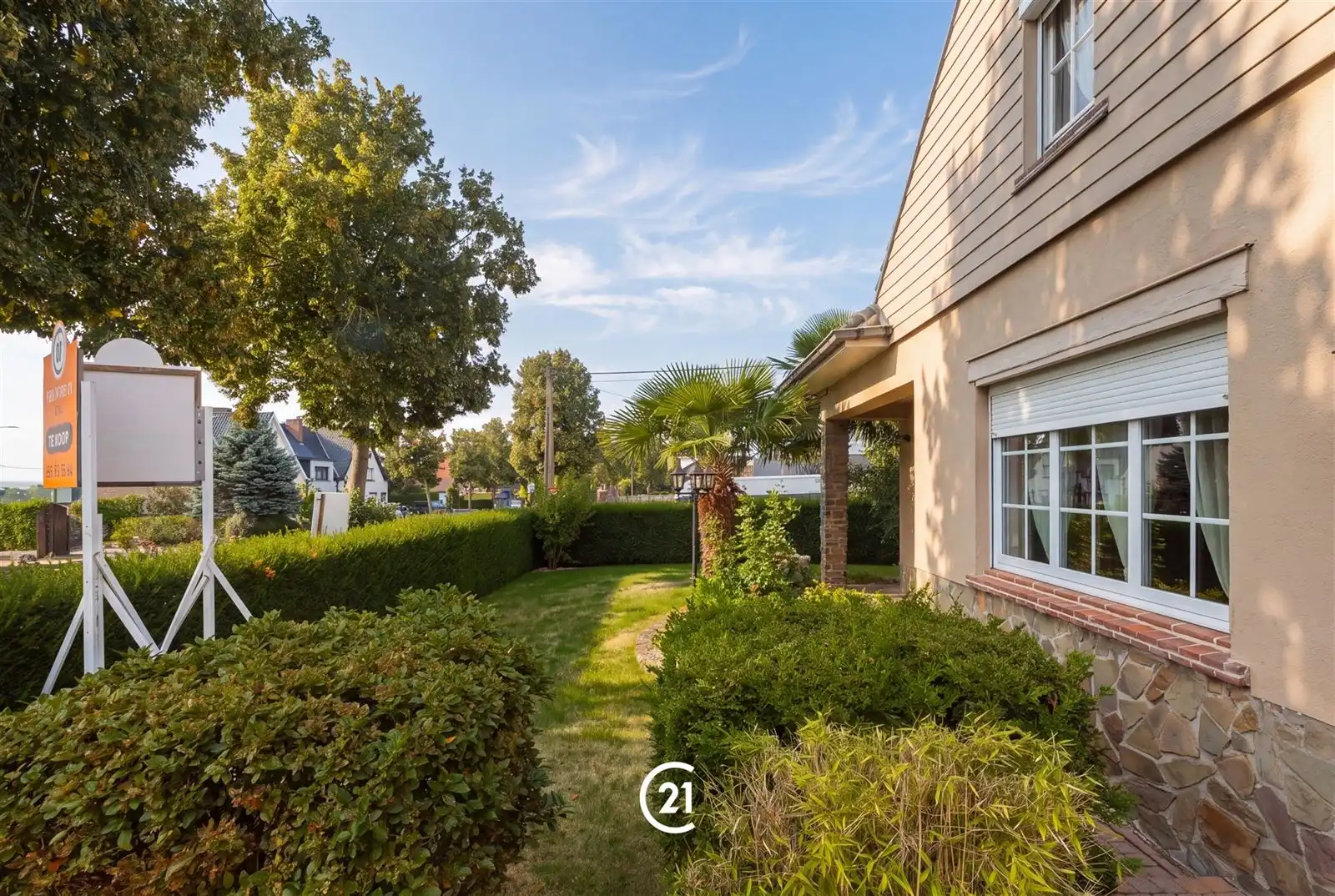 Een ruime woning met karakter, tuin, garage op een interessante locatie.  foto 10