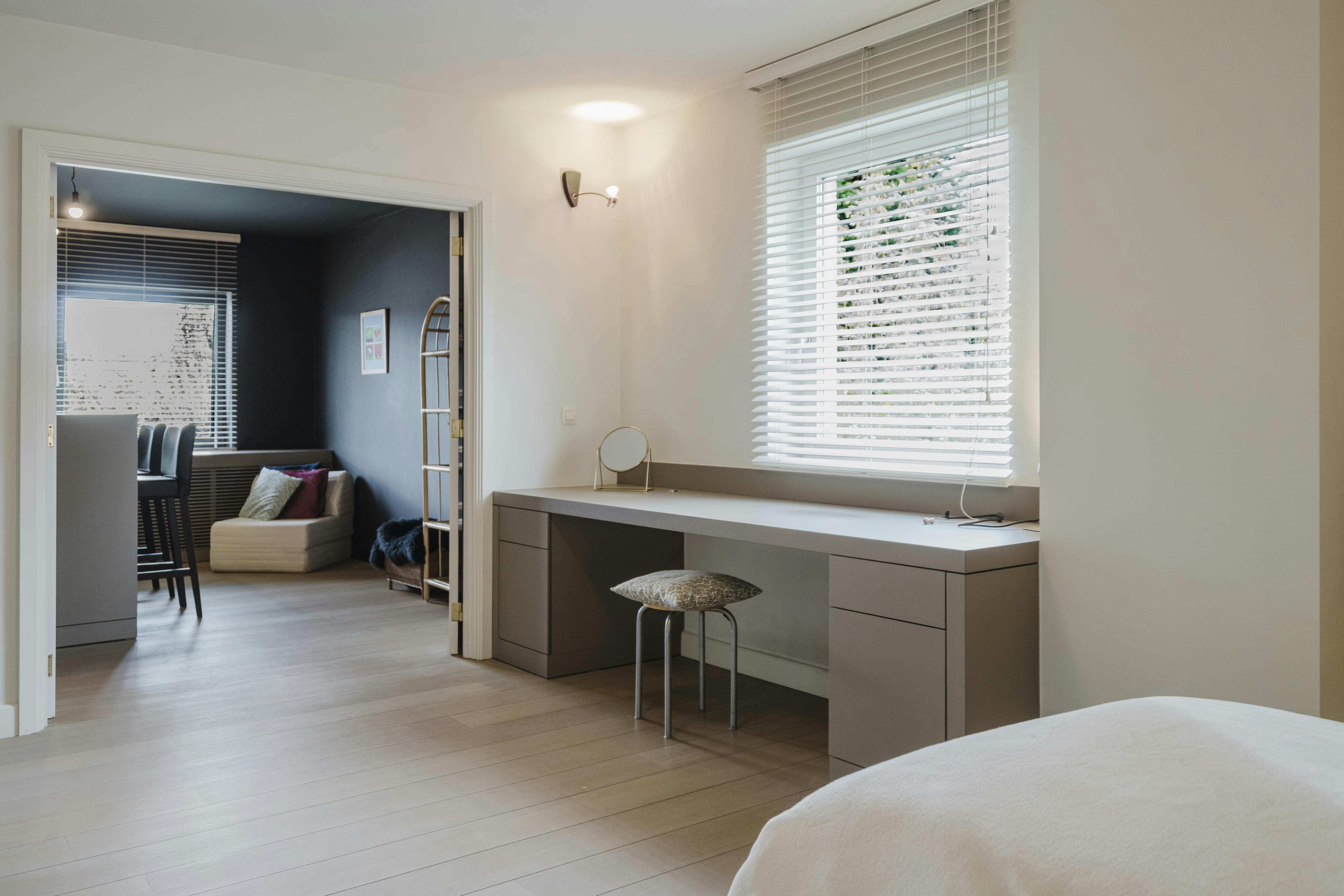 Ruime, gerenoveerde villa op 1327 m² met zuidgerichte tuin in rustige villawijk foto 19