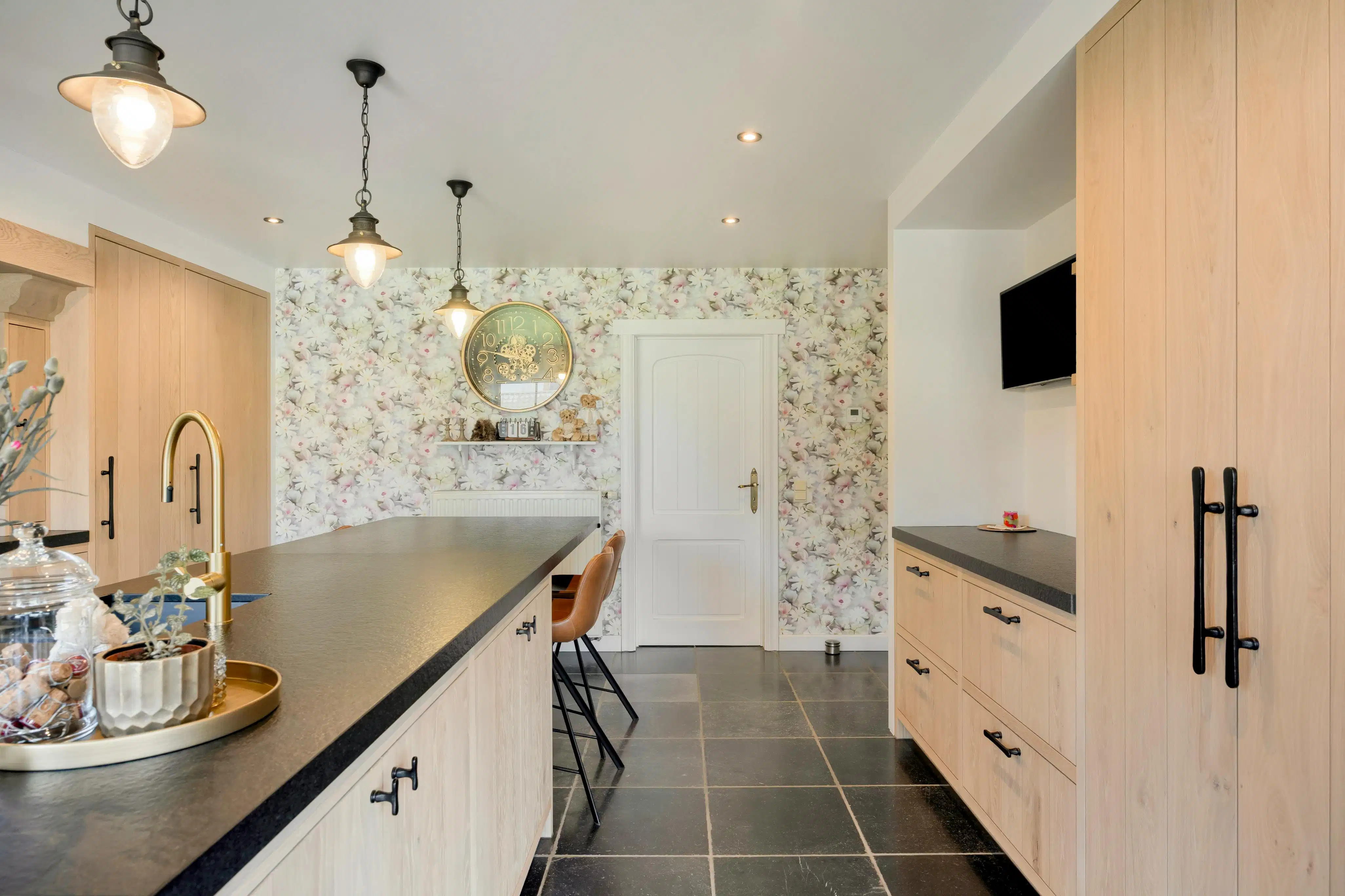 Alleenstaand huis op toplocatie te Izegem  foto 4