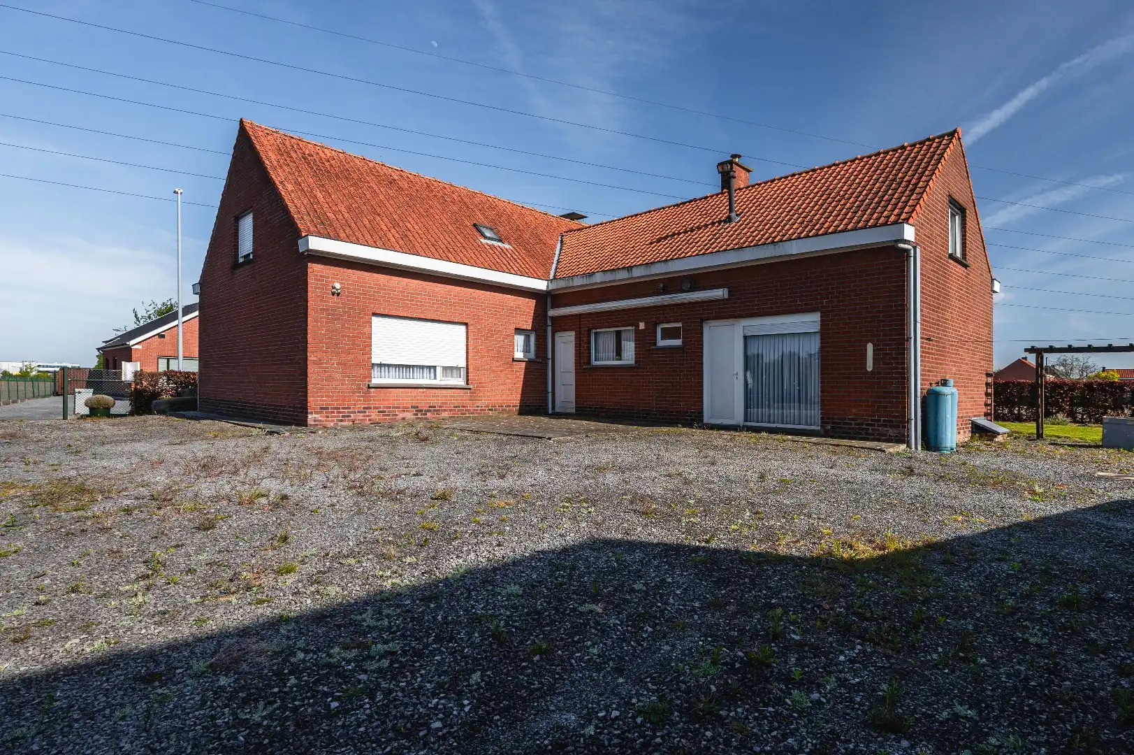 Alleenstaande woning van 291 m² met een loods van 473 m² en een schuur van 189 m² foto 8