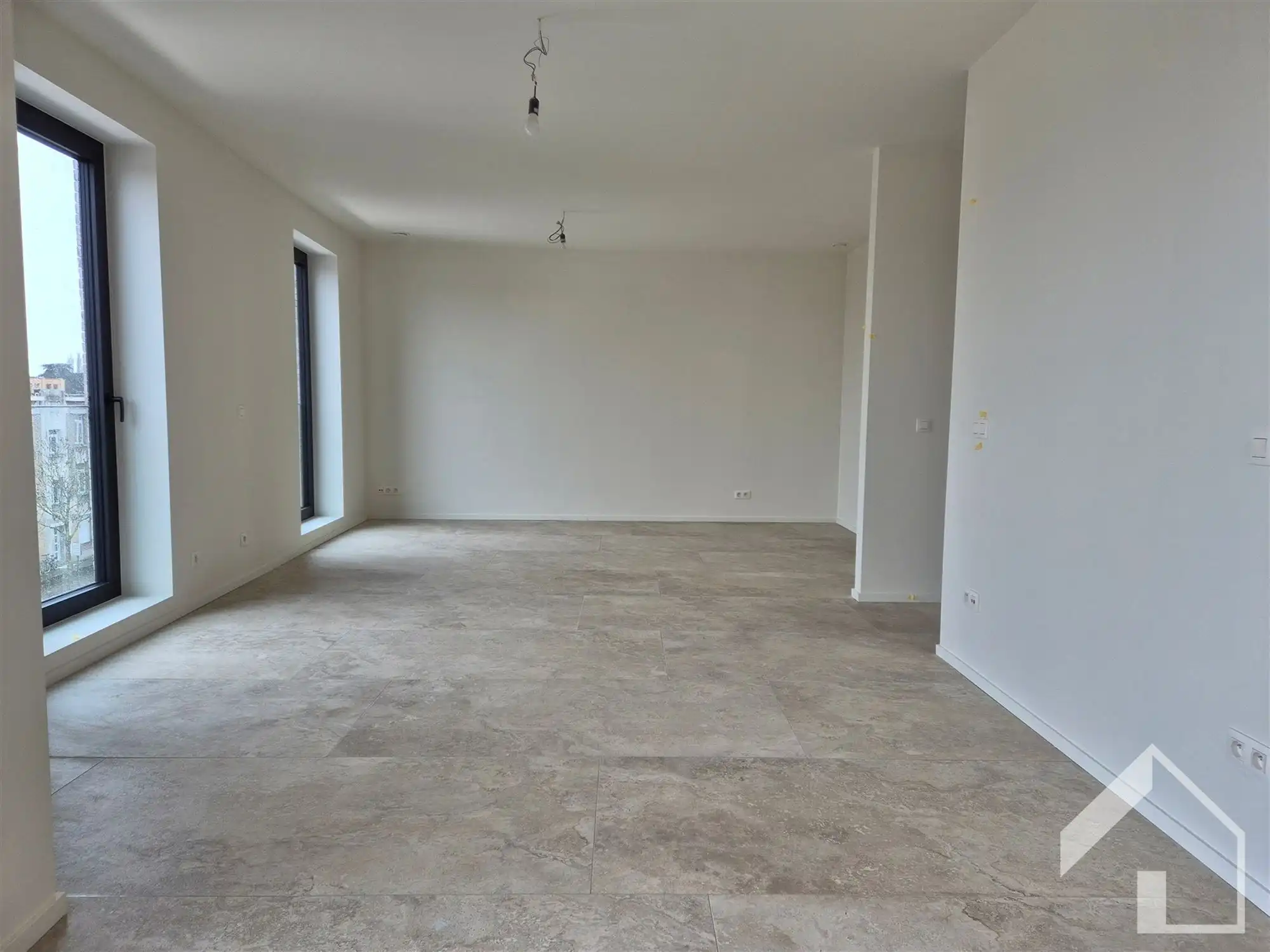 Nieuwbouw appartement op de 3de verdieping met 1 slaapkamer, terras en lift.   foto 3