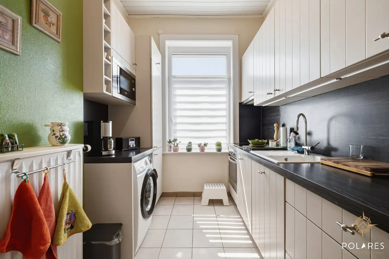 Instapklare woning met uitbreidingsmogelijkheden op toplocatie! foto 11