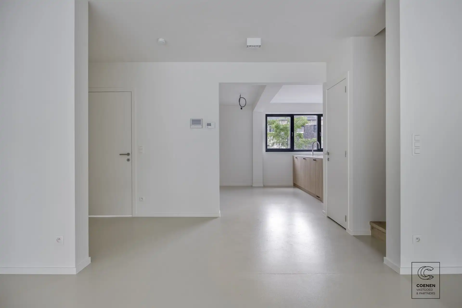 Volledig gerenoveerde woning van 230 m² met 5 slpk's! foto 7