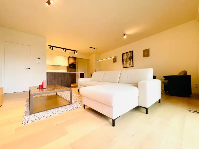 Twee slaapkamer appartement in het hartje van Deinze foto 4