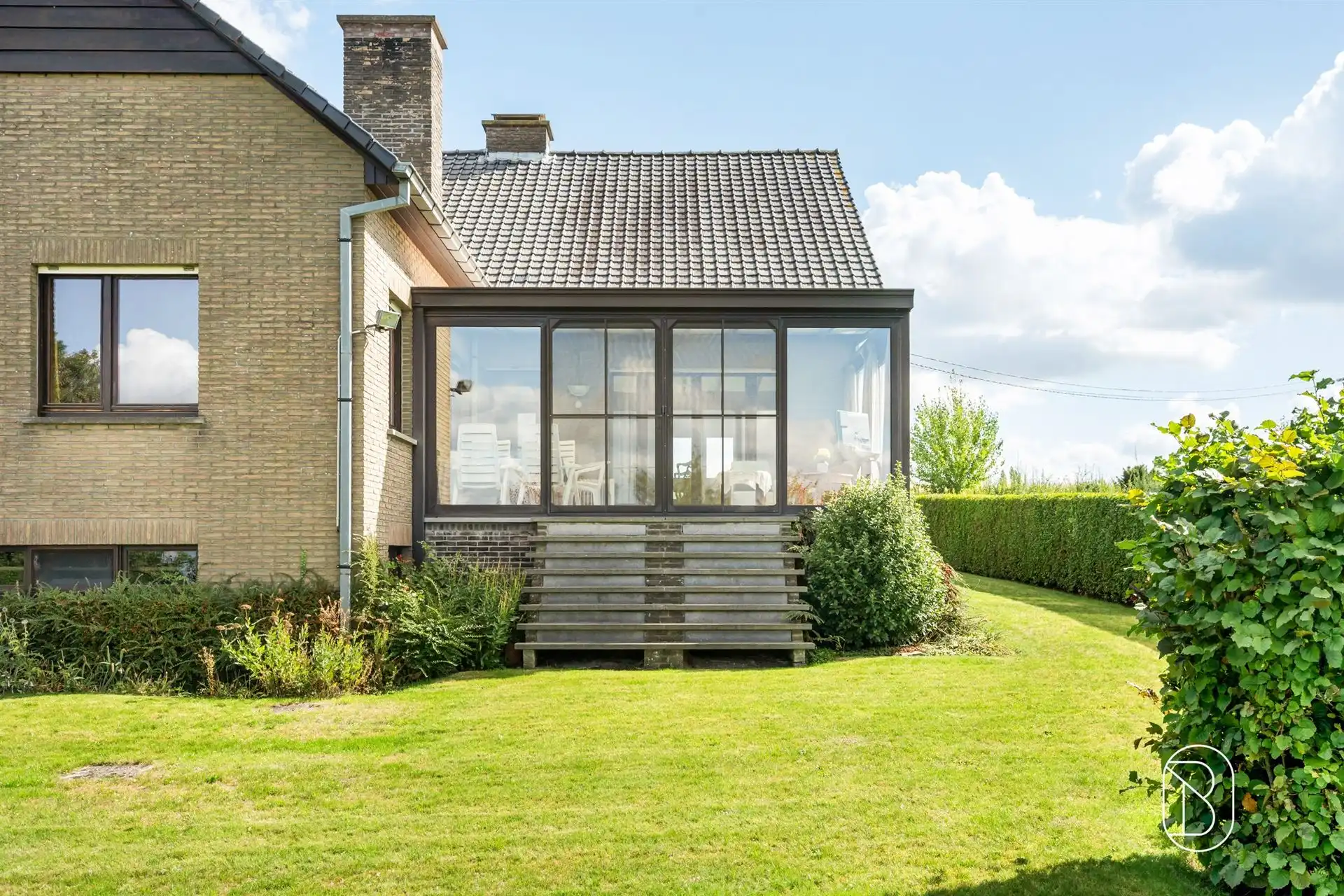 Degelijke villa met prachtig open zicht. foto 5