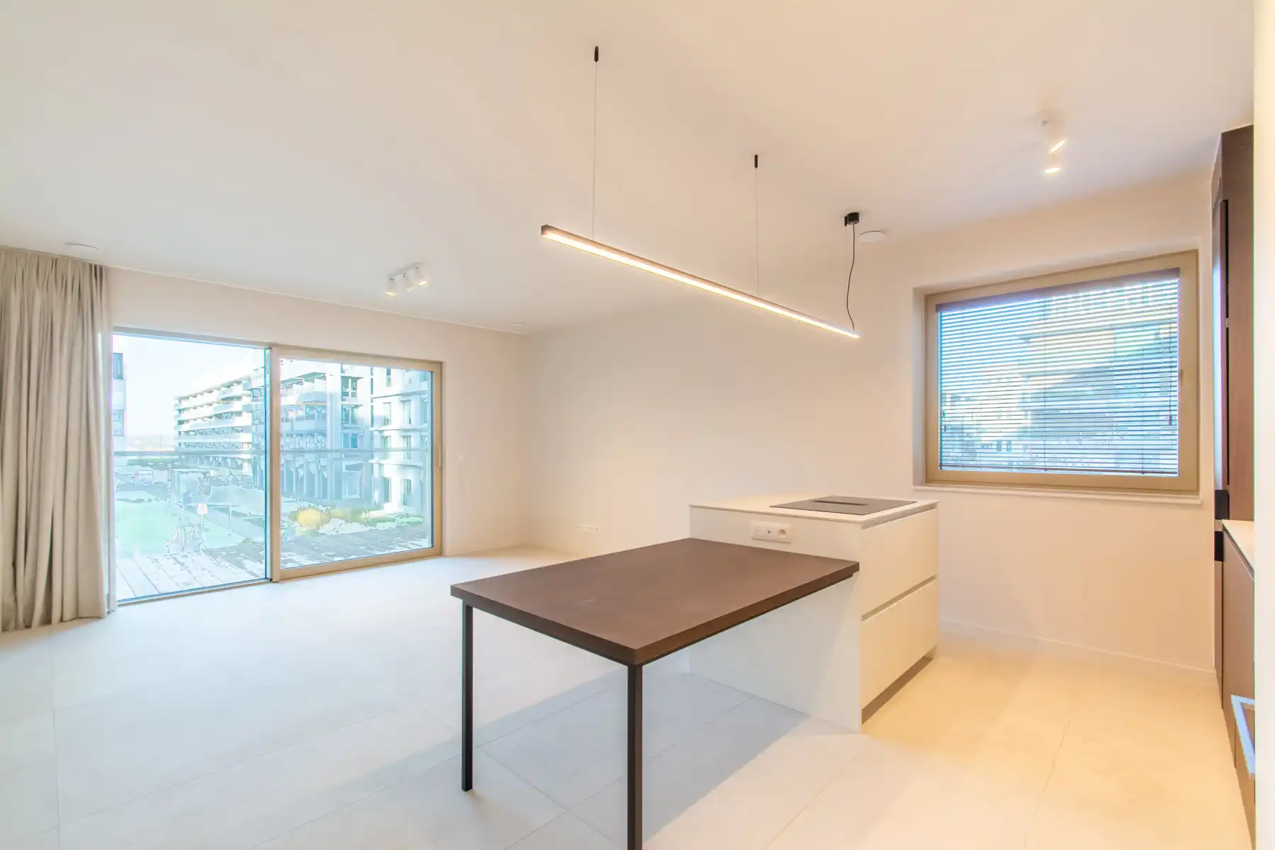 Ongemeubeld 3 slpk app. met mooi terrras foto 2