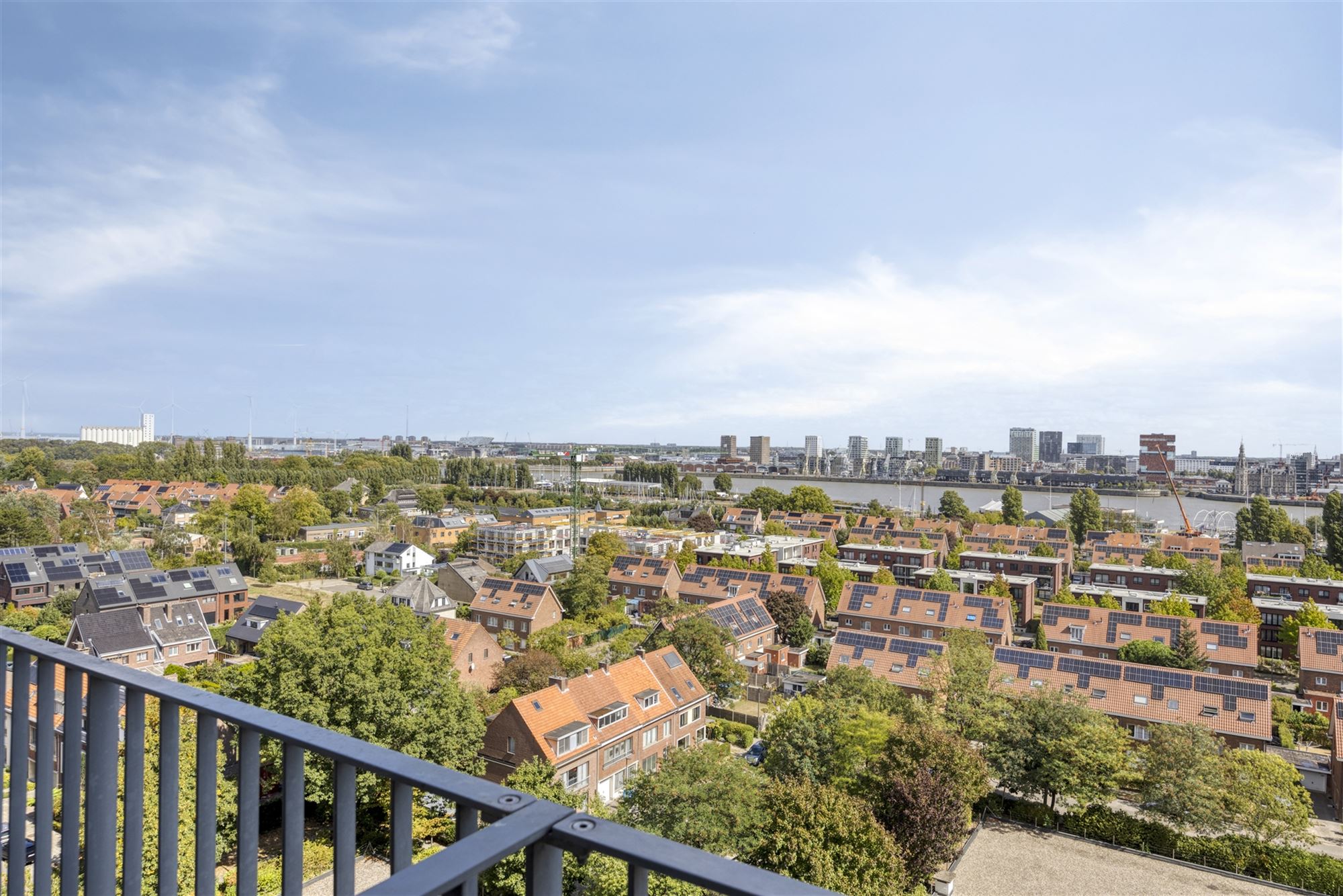 Verhuurd appartement met drie slpk en terras met prachtig uitzicht foto 6