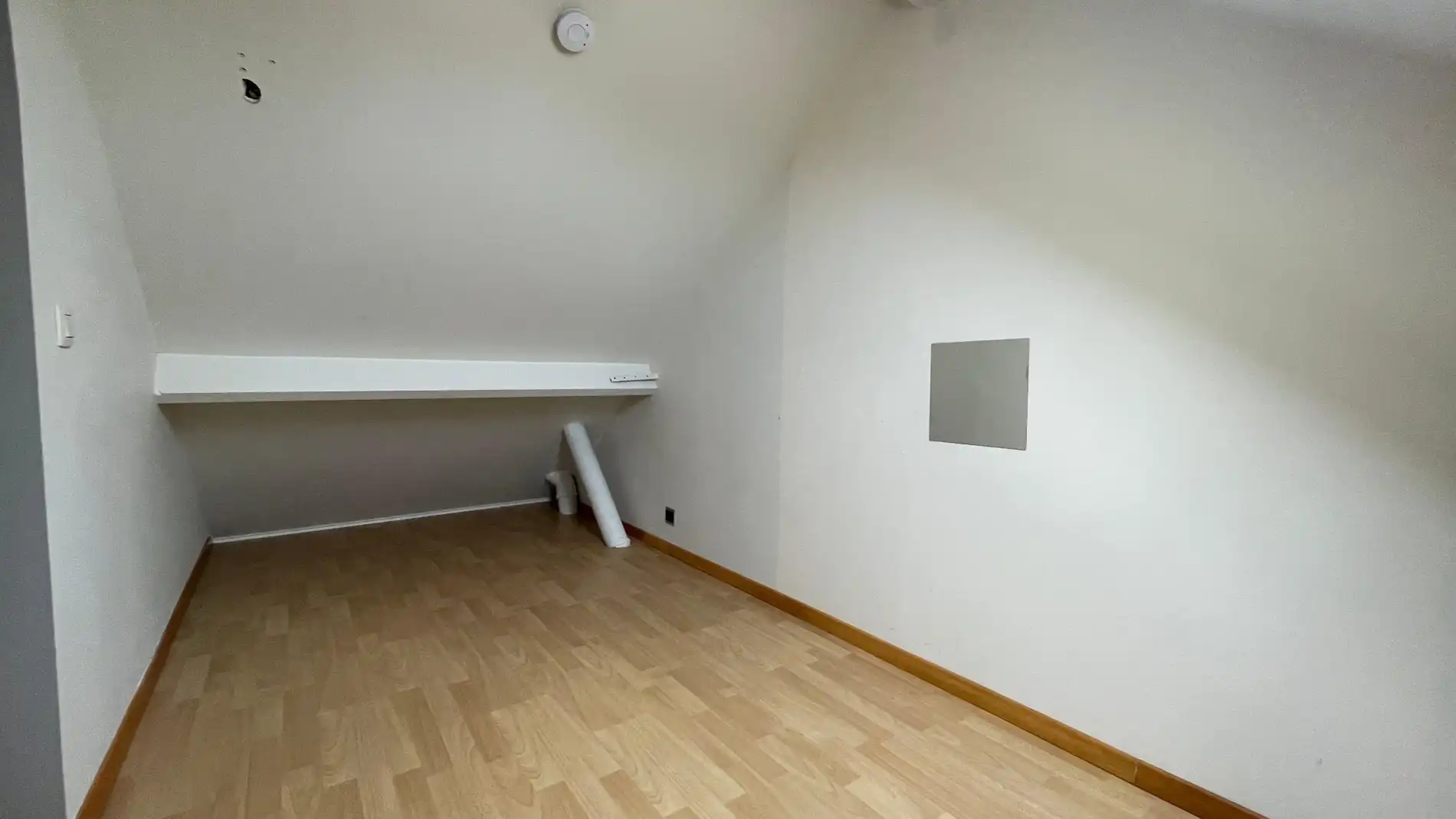 Charmant en lichtrijk dakappartement nabij Lier station (1+1 slpk) foto 7