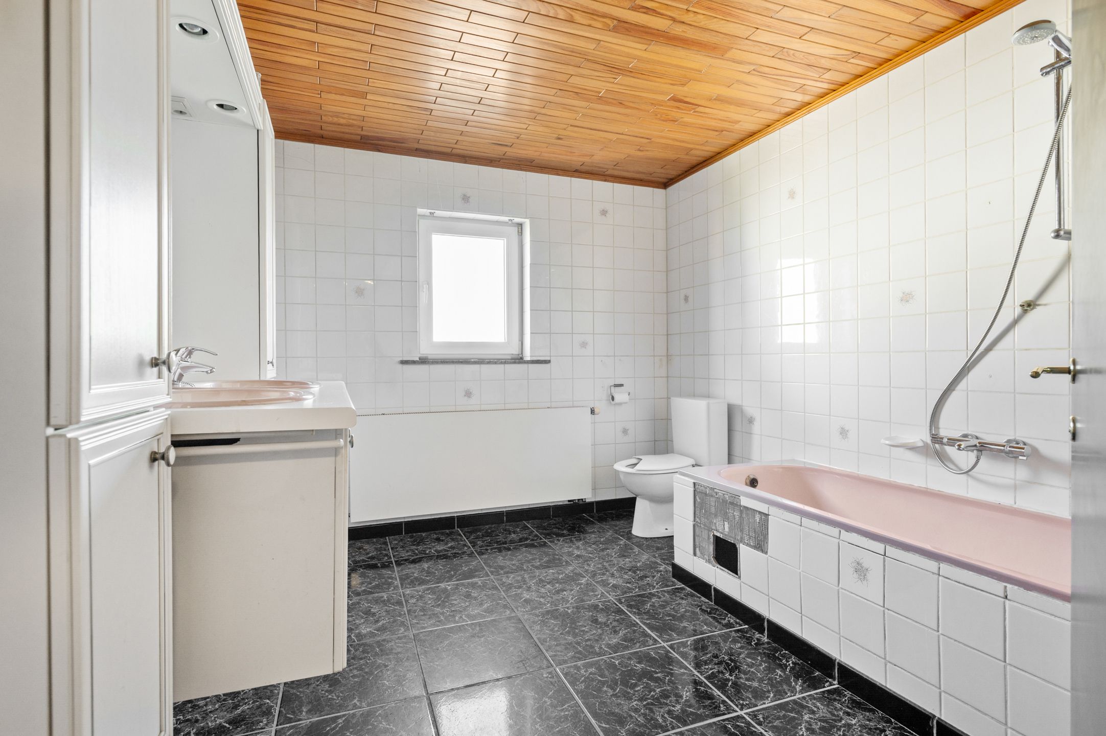 IN OPTIE!!! Instapklare woning met 4 slaapkamers, koer, tuin en garage op 01 are 93 ca foto 13