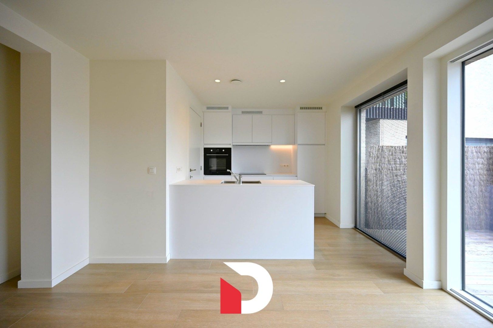 Instapklaar appartement met 2 slk label A en ruim terras centrum Brugge foto 8