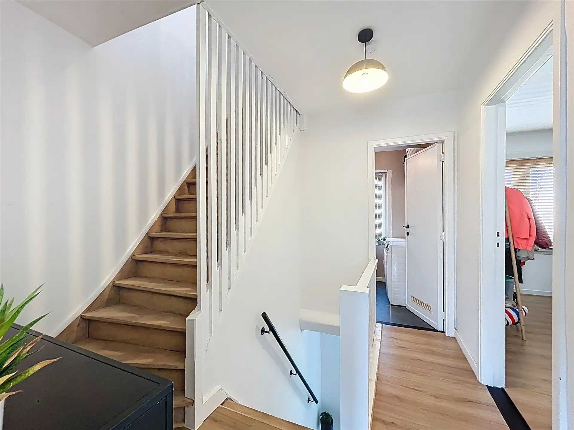 instapklare gezinswoning met 5 slaapkamers en half open karakter op perceel van 240m² foto 15