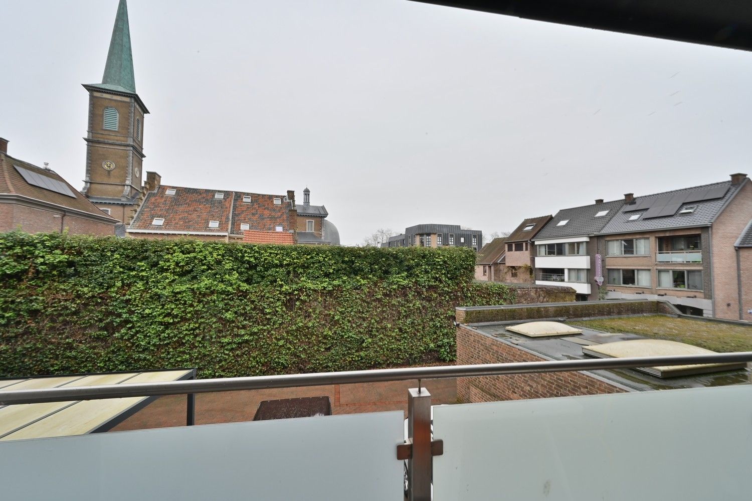 Luxe en comfortabel wonen (256 m2) op toplocatie in centrum Maaseik (EPC: A-label) foto 13