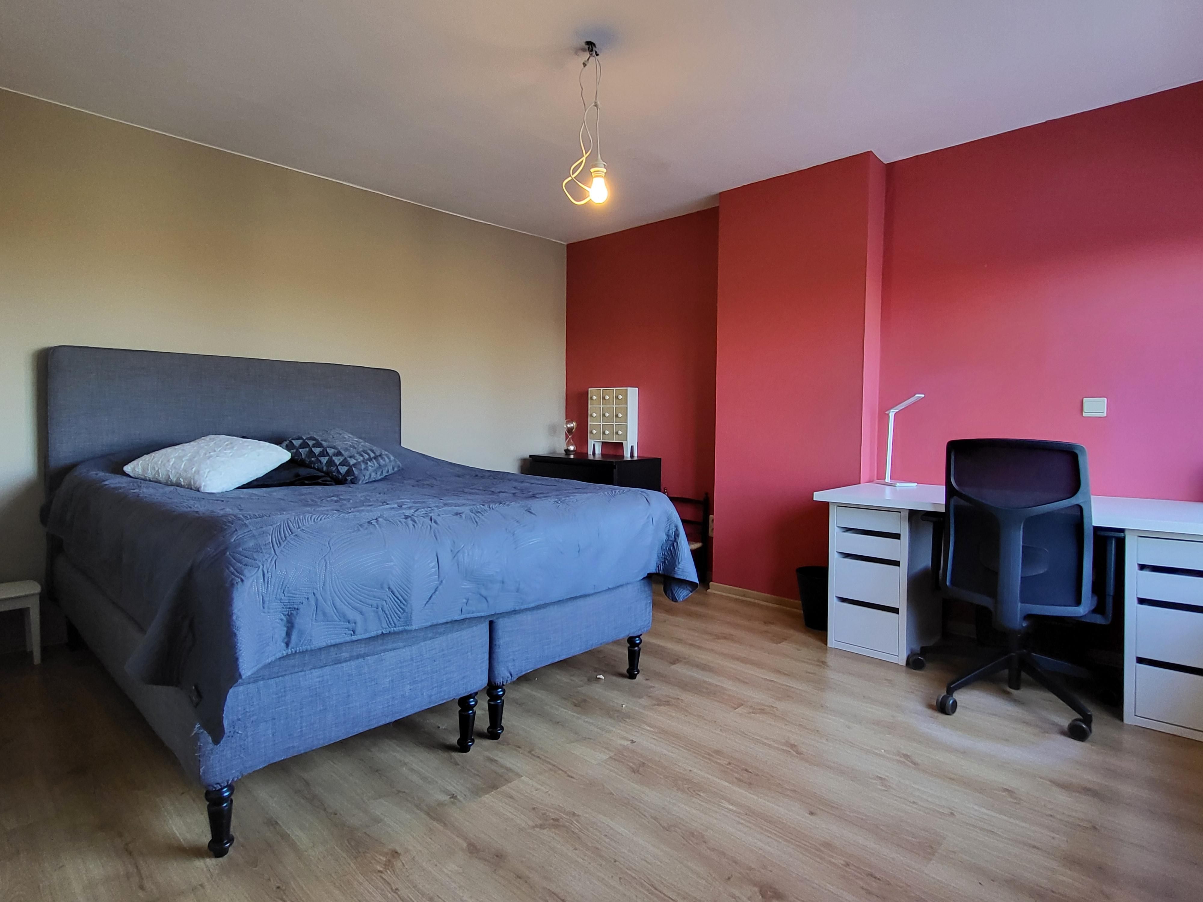 Deze landelijk gelegen woning met open uitzicht combineert ruimte, rust en wooncomfort op een perceel van 611 m².  foto 25