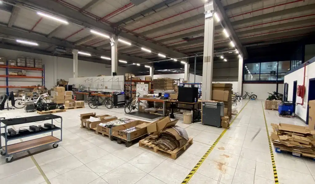 Magazijn met kantoren te huur op logistieke site te Bornem foto 9